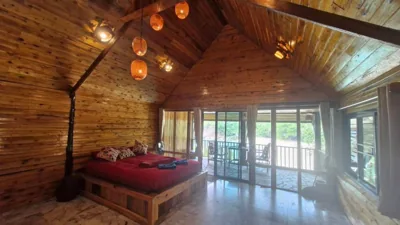 DELUXE AIR CON BUNGALOW ON THE ROCKS #43 — Mai Pen Rai Bungalows